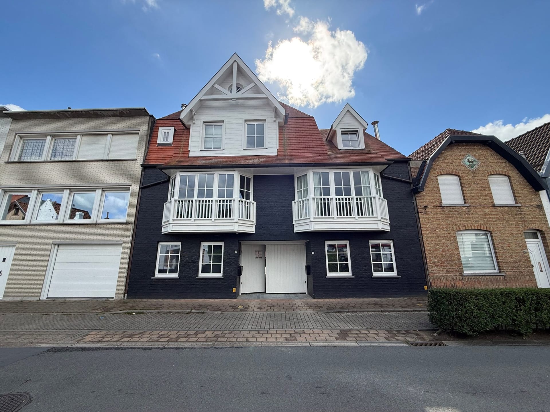 4-room house & single family
