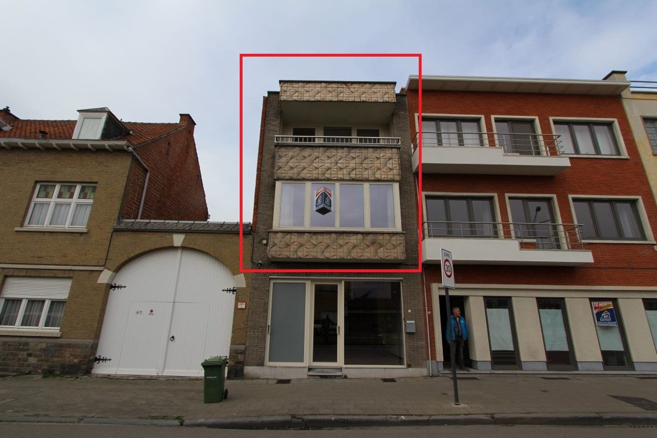 Naamsevest 11