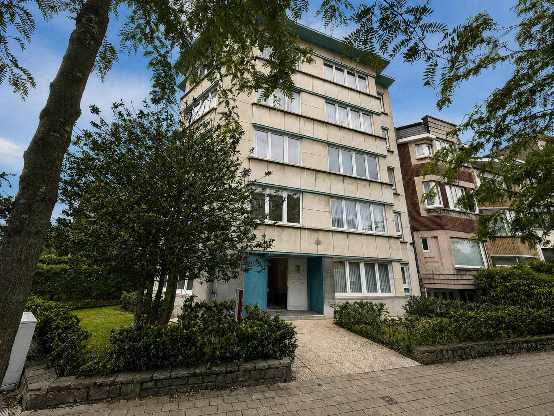 Avenue Gustave Latinis 151