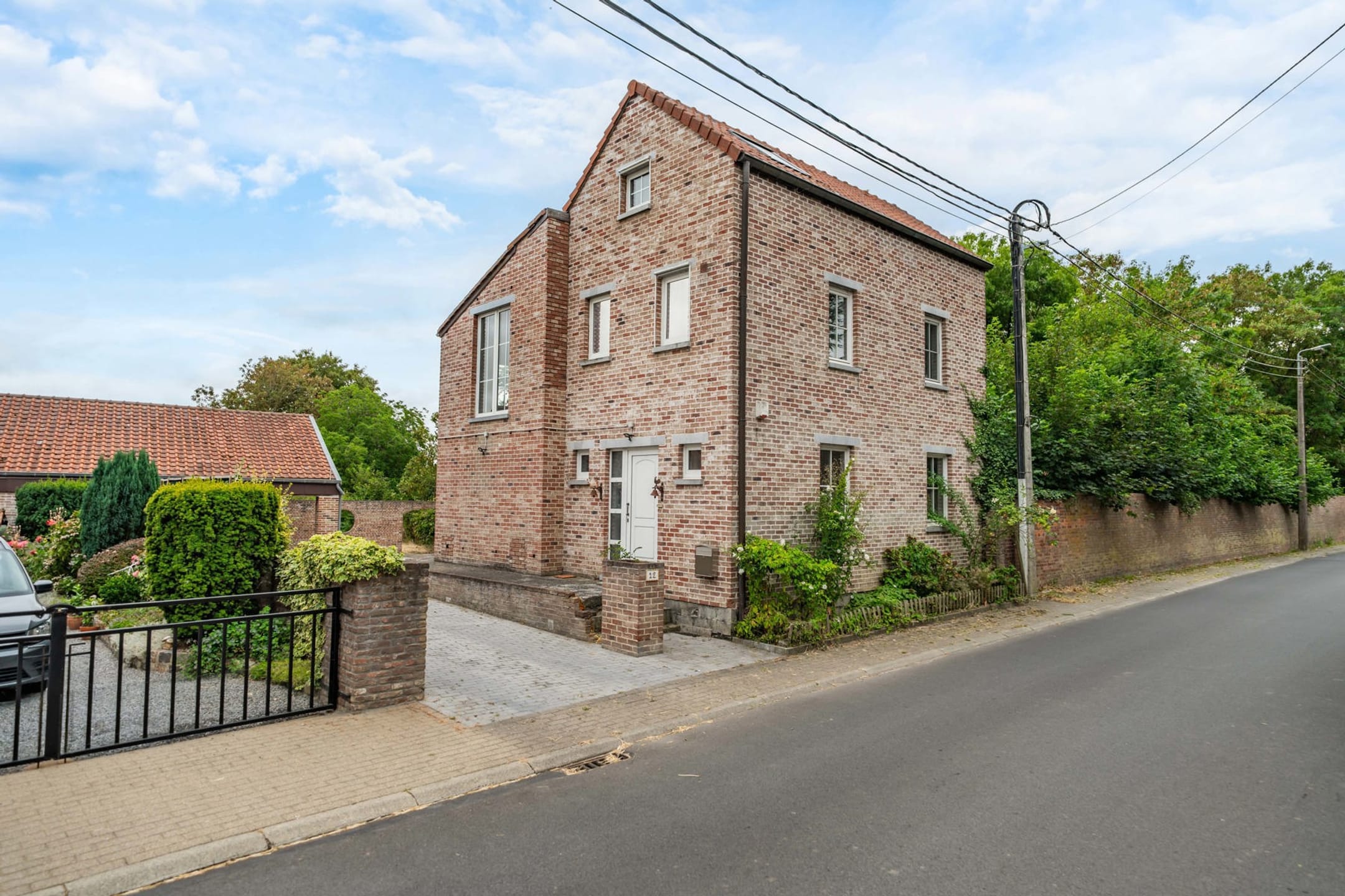 15-room house & single family of 181 m²