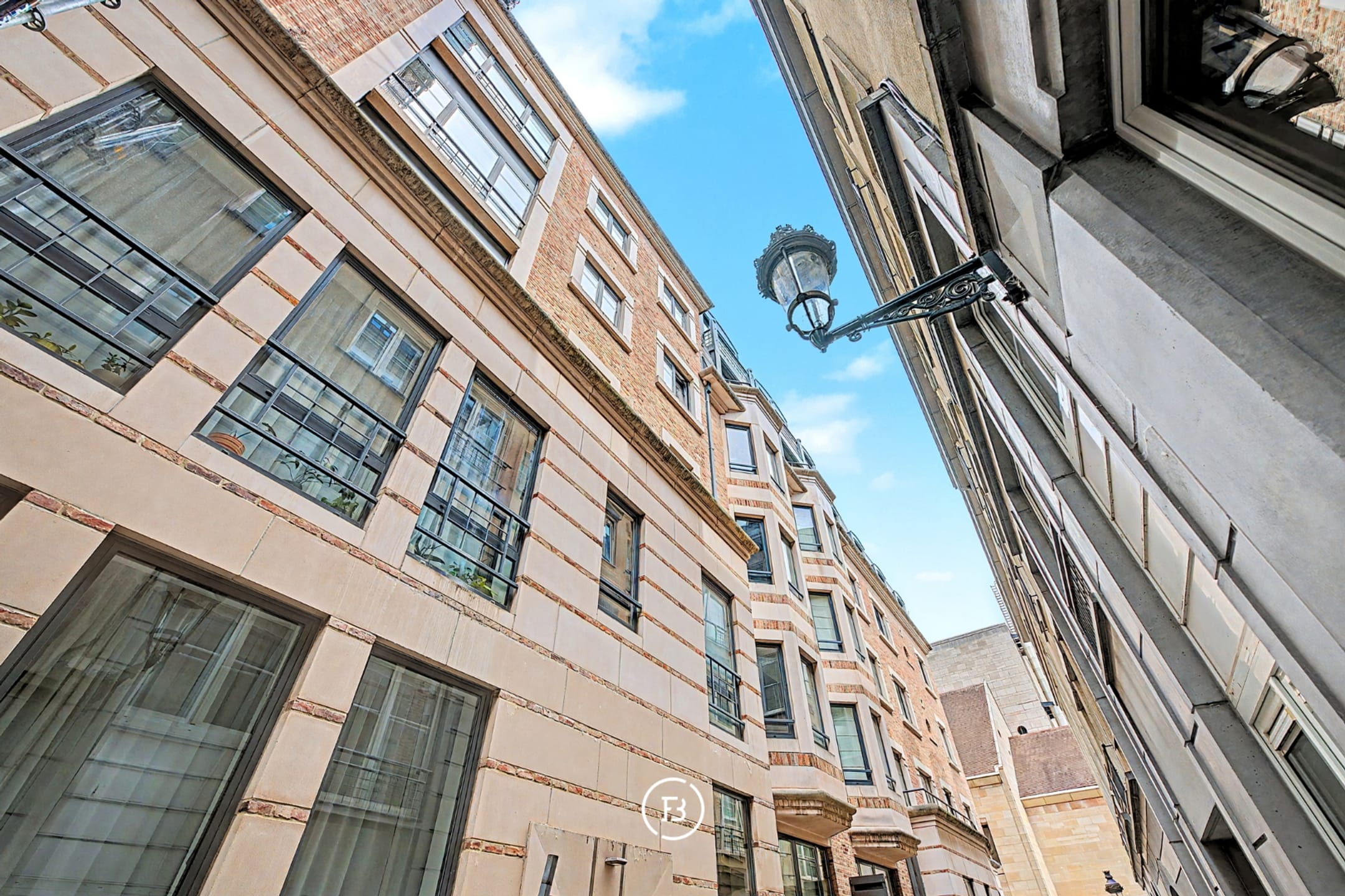 Rue Sainte-Anne 8