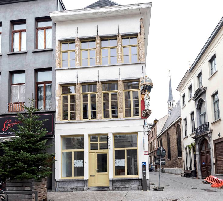 Apartment for rent in Antwerpen €1,075 (+ €55) 2 bedrooms Immoweb