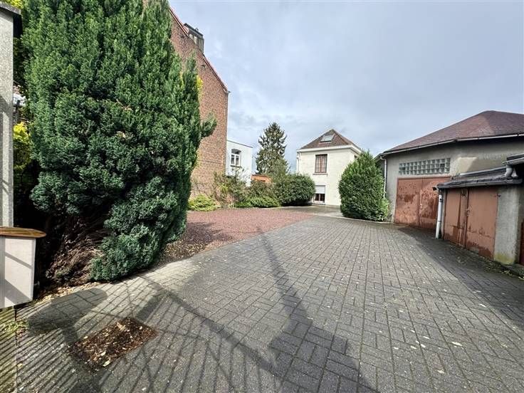 Immeuble mixte à vendre à BerchemSainteAgathe 849 000 € 3