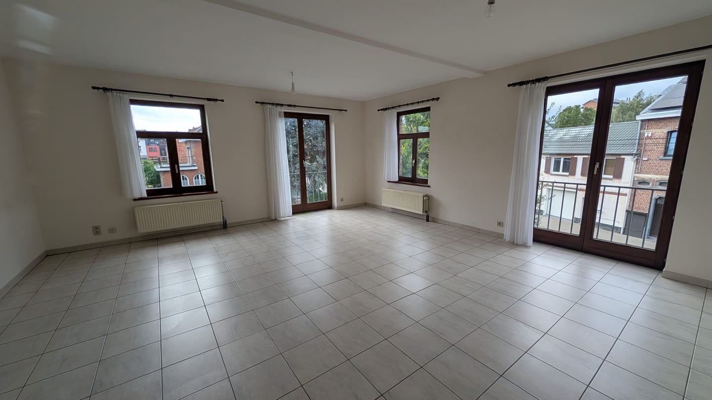 Très bel appartement 124 m² avec 2 chambres + garage et cave — Logement à louer à Wavre