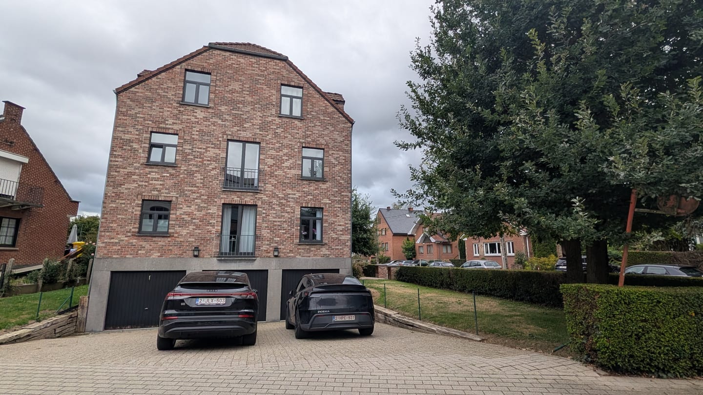 Très bel appartement 124 m² avec 2 chambres + garage et cave — Logement à louer à Wavre