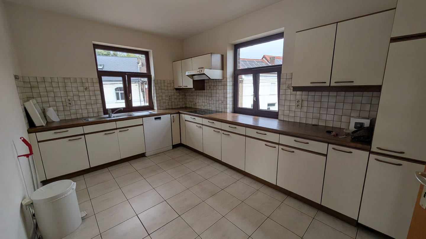 Très bel appartement 124 m² avec 2 chambres + garage et cave — Logement à louer à Wavre