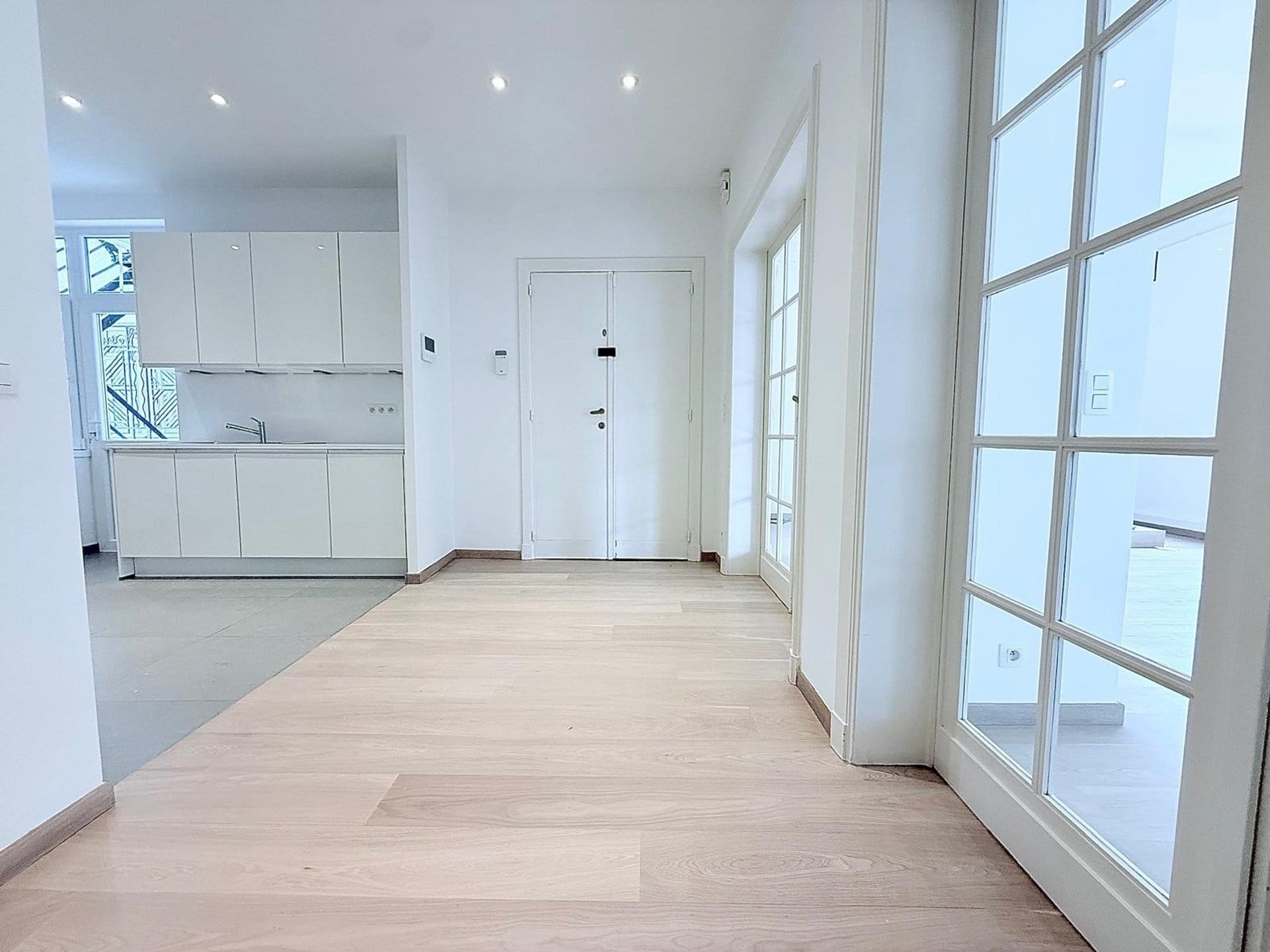 2-stanza appartamento di 100 m²