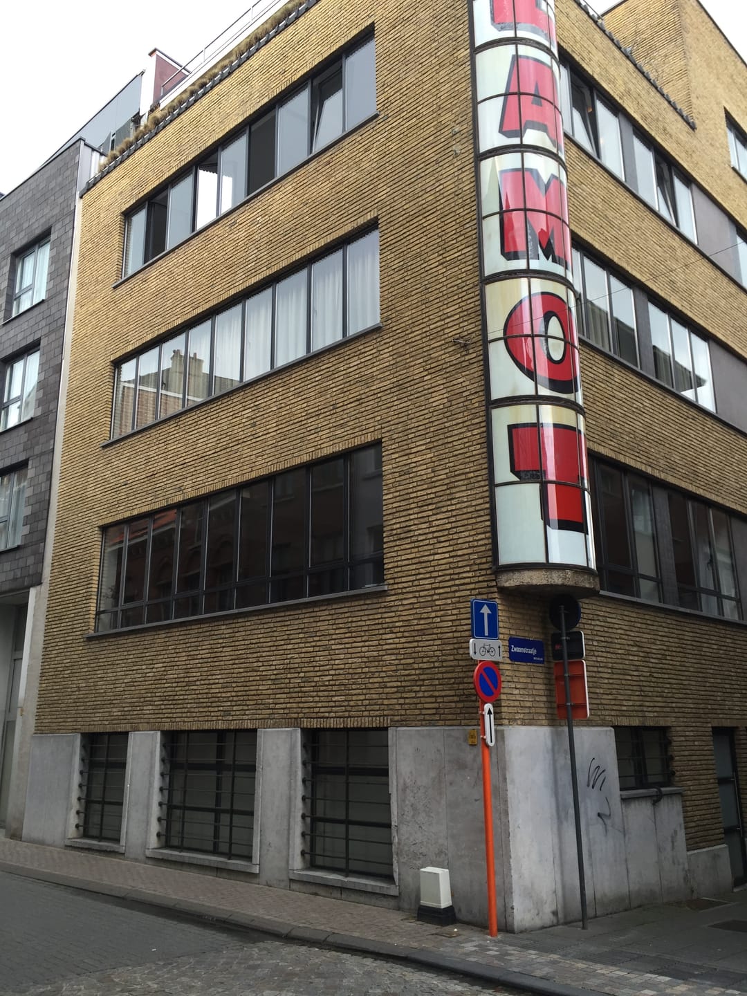 Zwaanstraatje 1