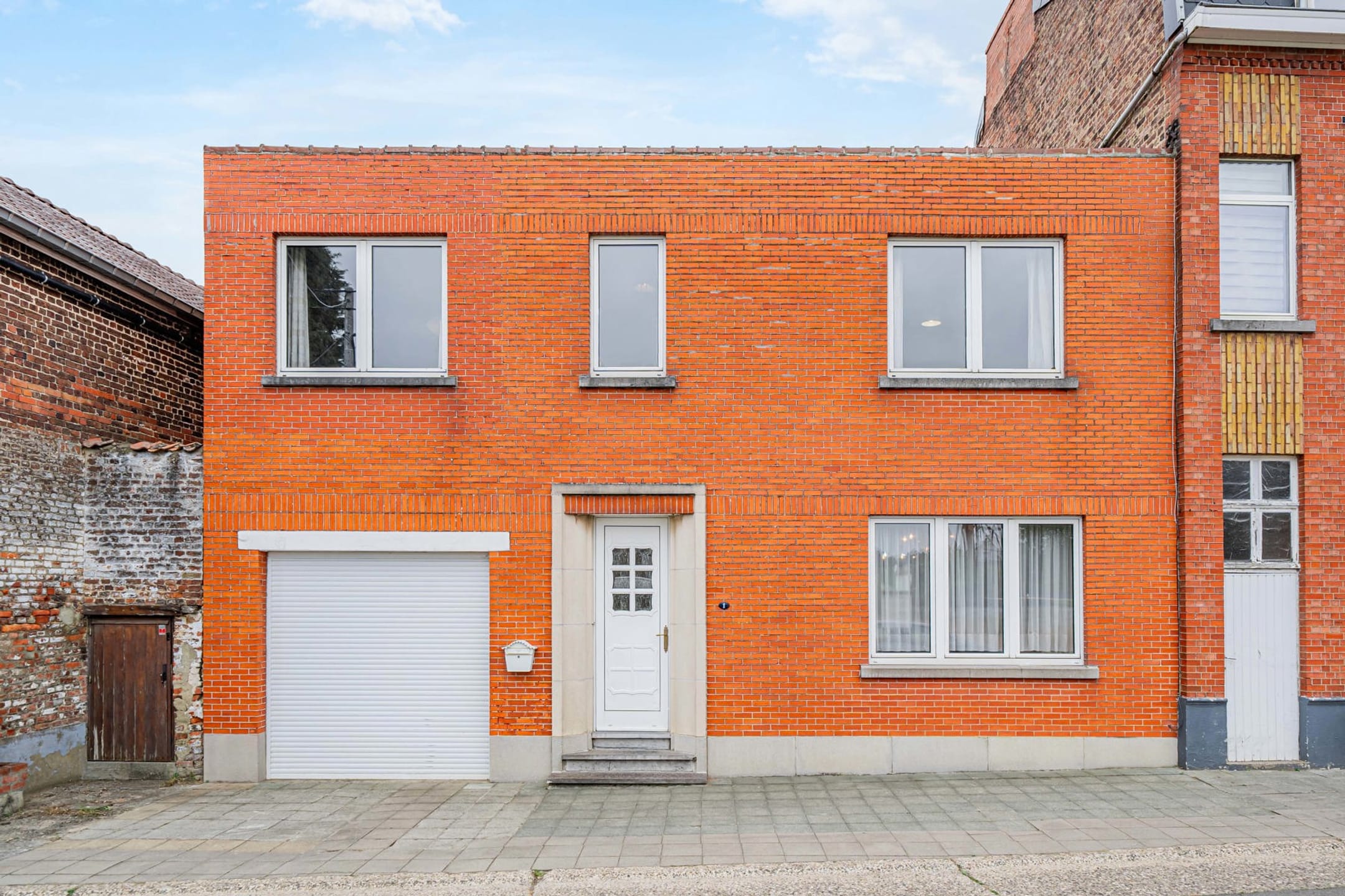 14-room house & single family of 111 m²