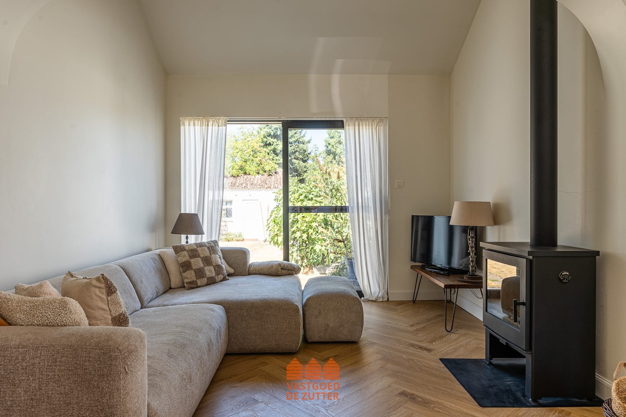 8-room house & single family of 158 m²