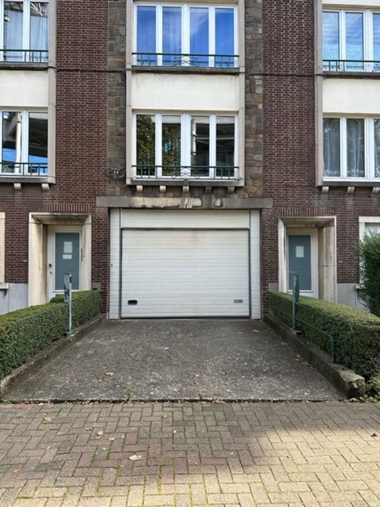 Closed parking for rent in Charleroi €75/month Immoweb