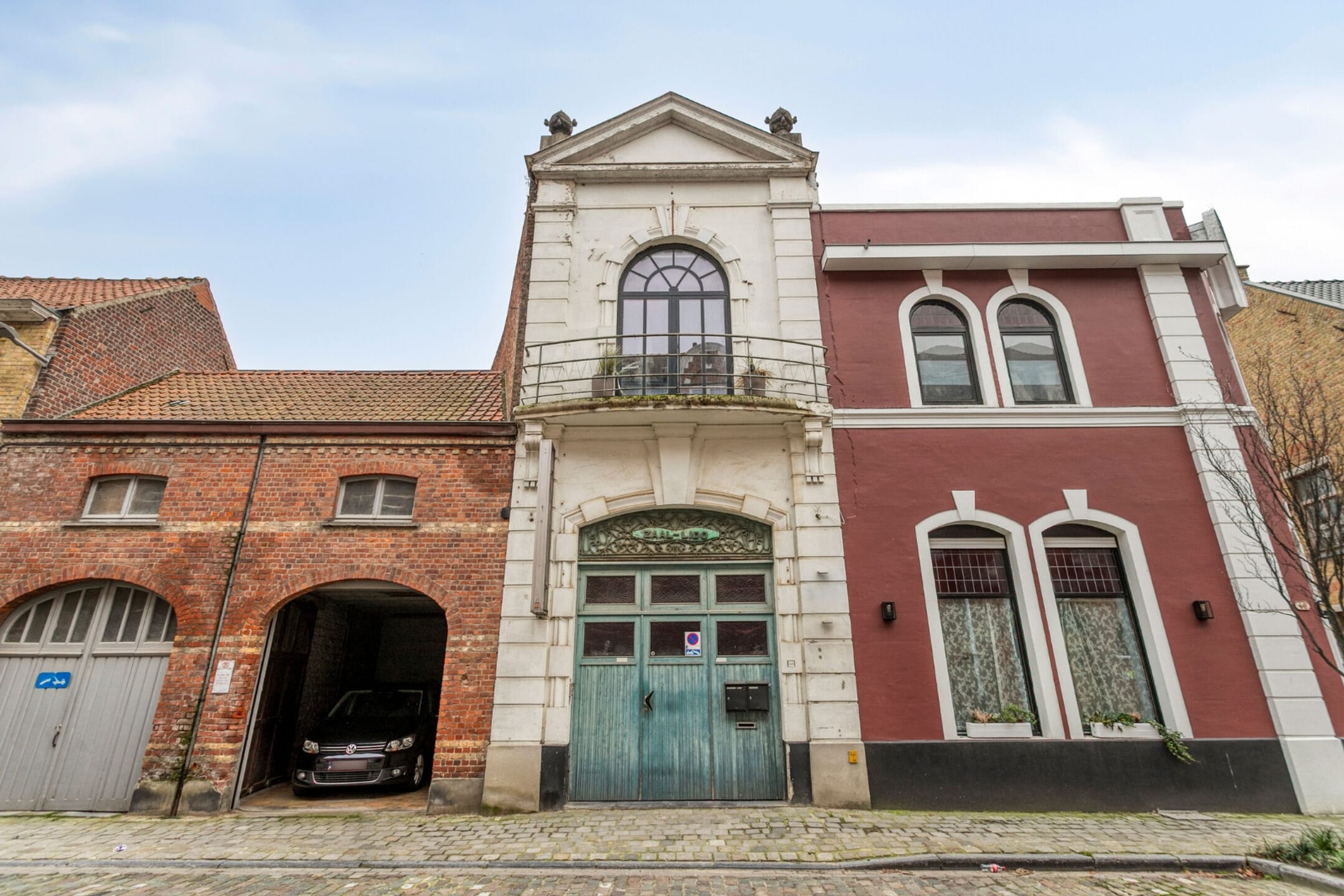 3-room house & single family of 386 m²