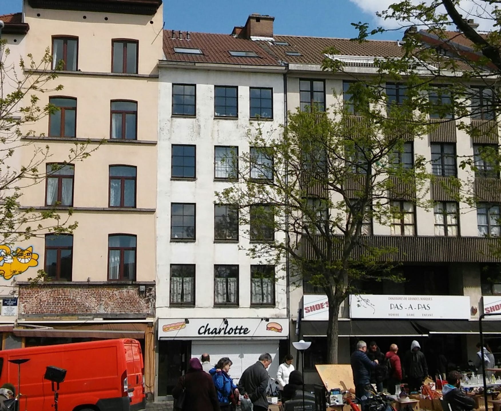 Place du Jeu de Balle 9-10