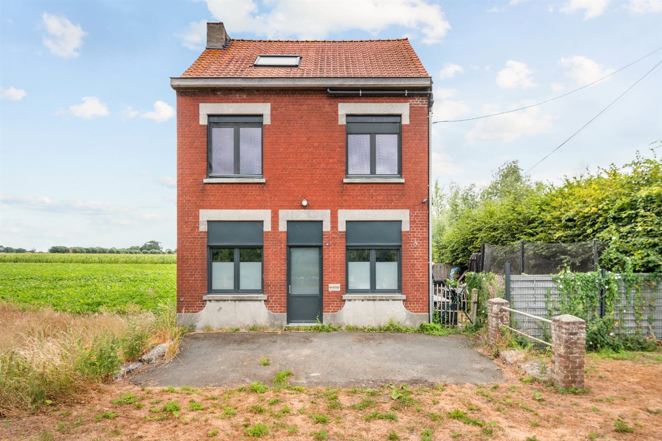 5-room house & single family of 350 m²