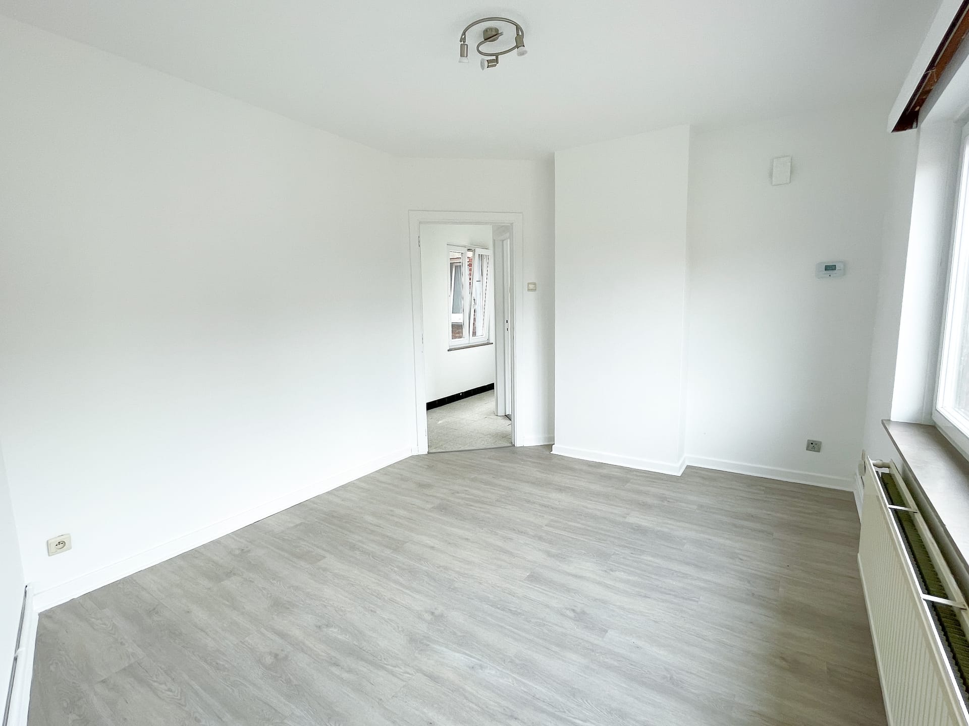 Chaussée De Châtelet 6
