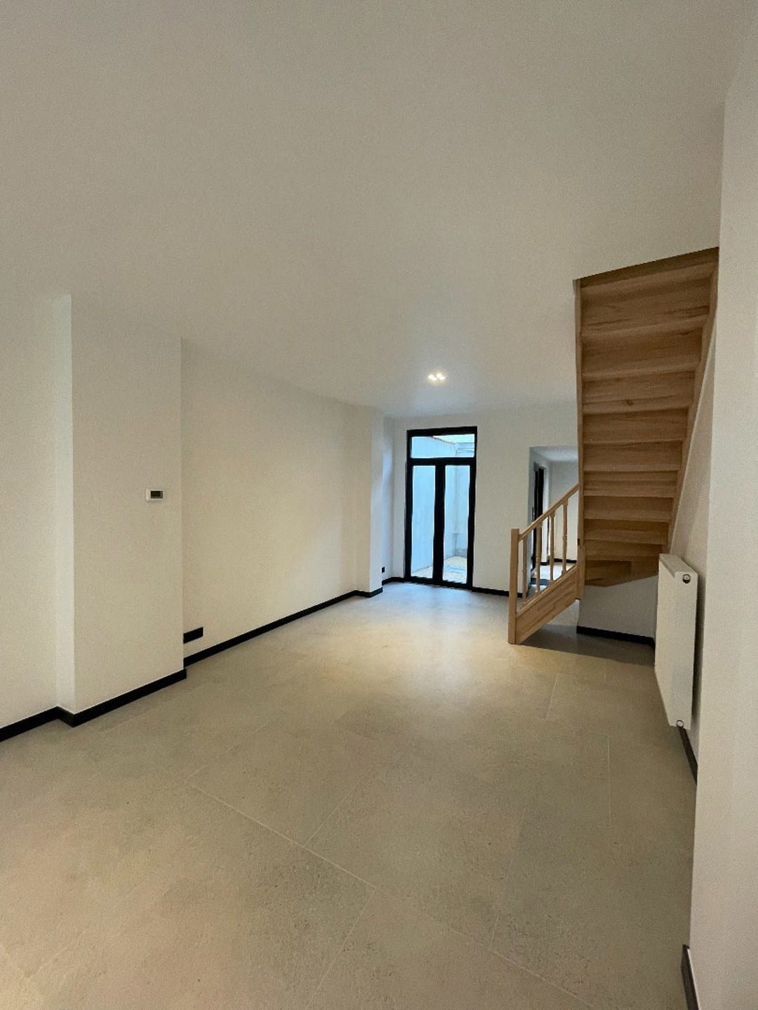 3-stanza casa e famiglia unica di 105 m²