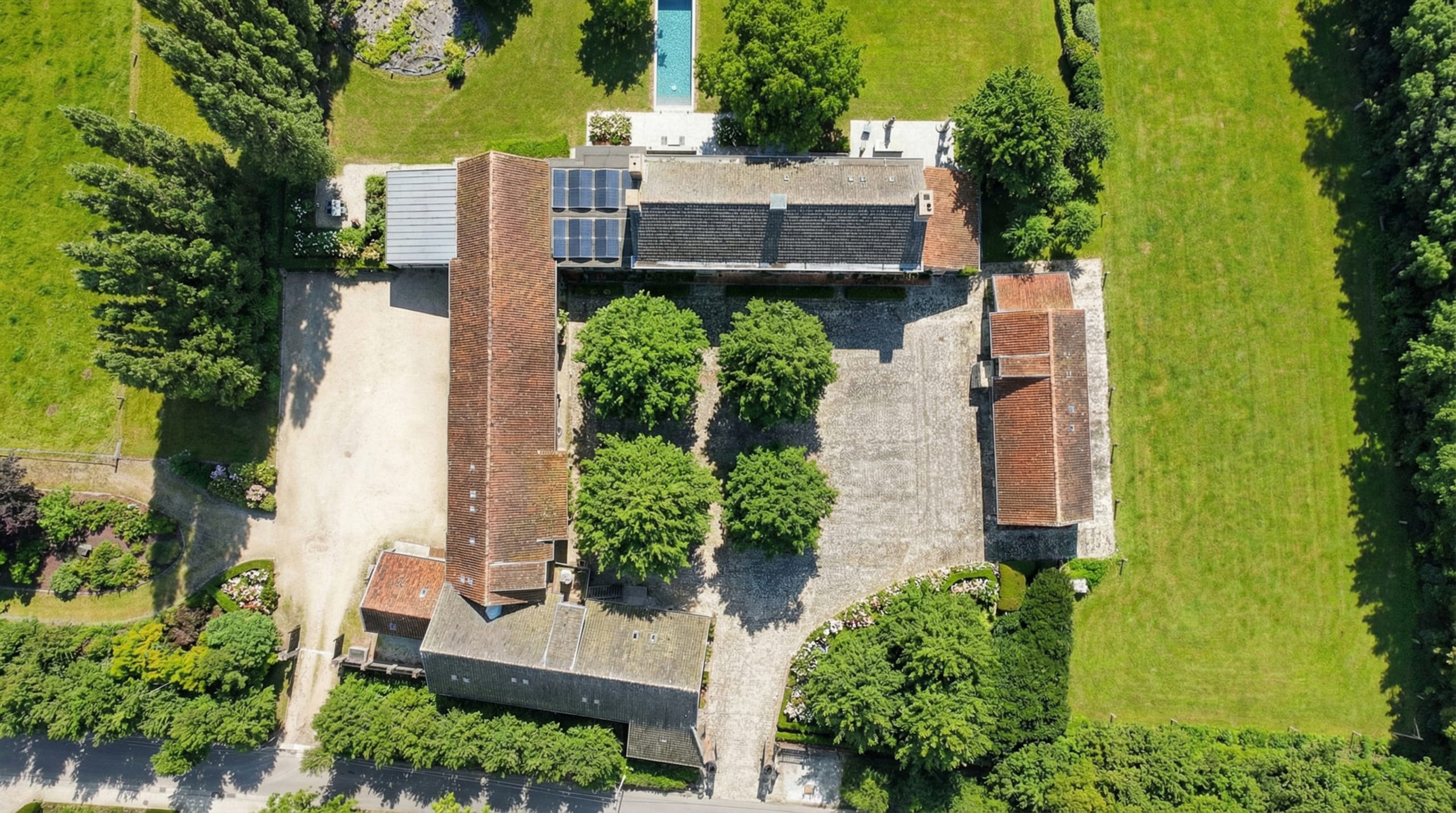 6-room apartment of 2500 m²
