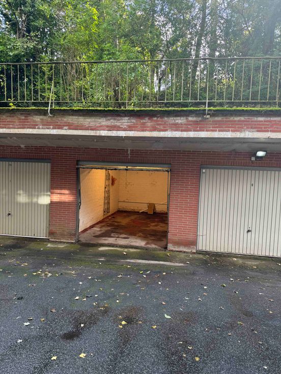 Closed garage for rent in WoluweSaintPierre €150/month Immoweb
