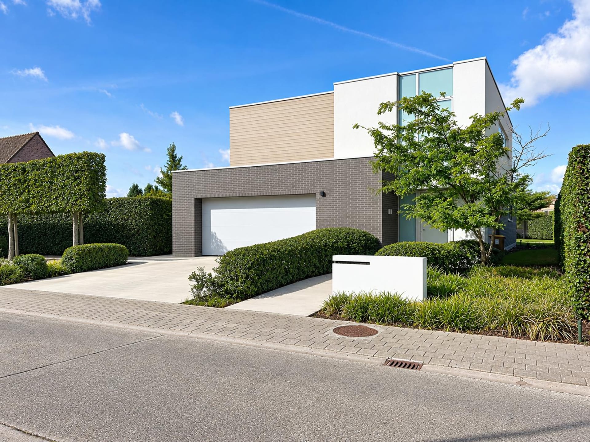 4-room house & single family of 334 m²