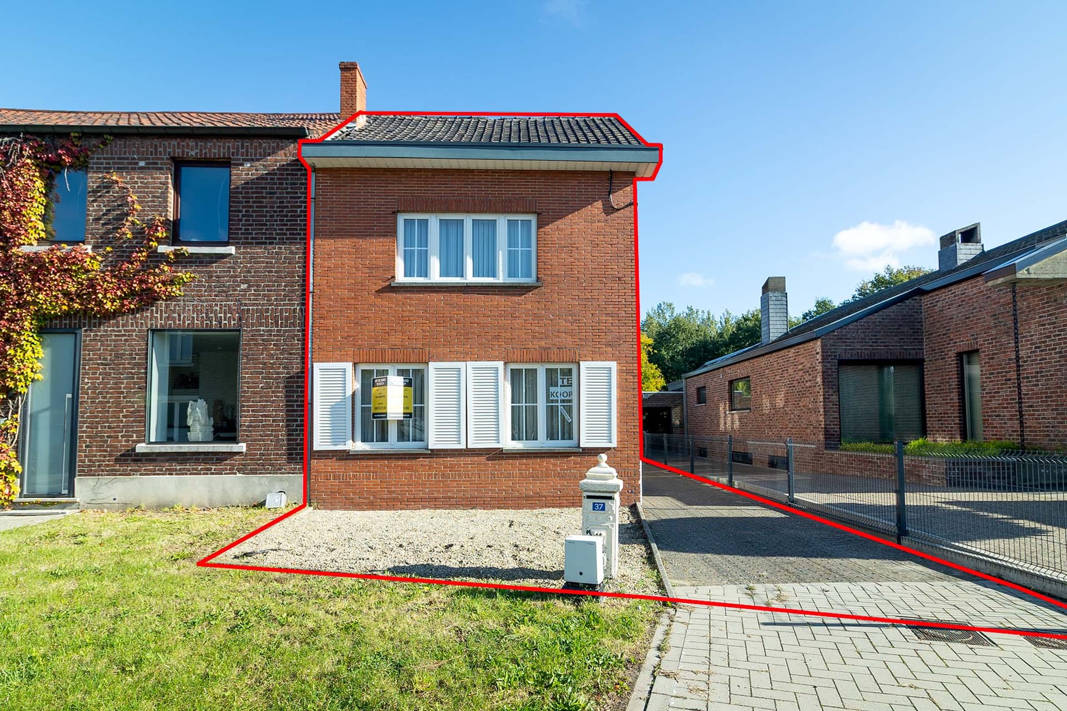Te renoveren woning met 2 slaapkamers en potentieel