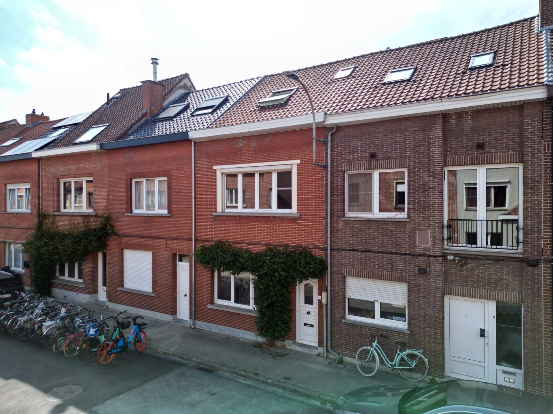 3-stanza casa e famiglia unica di 140 m²