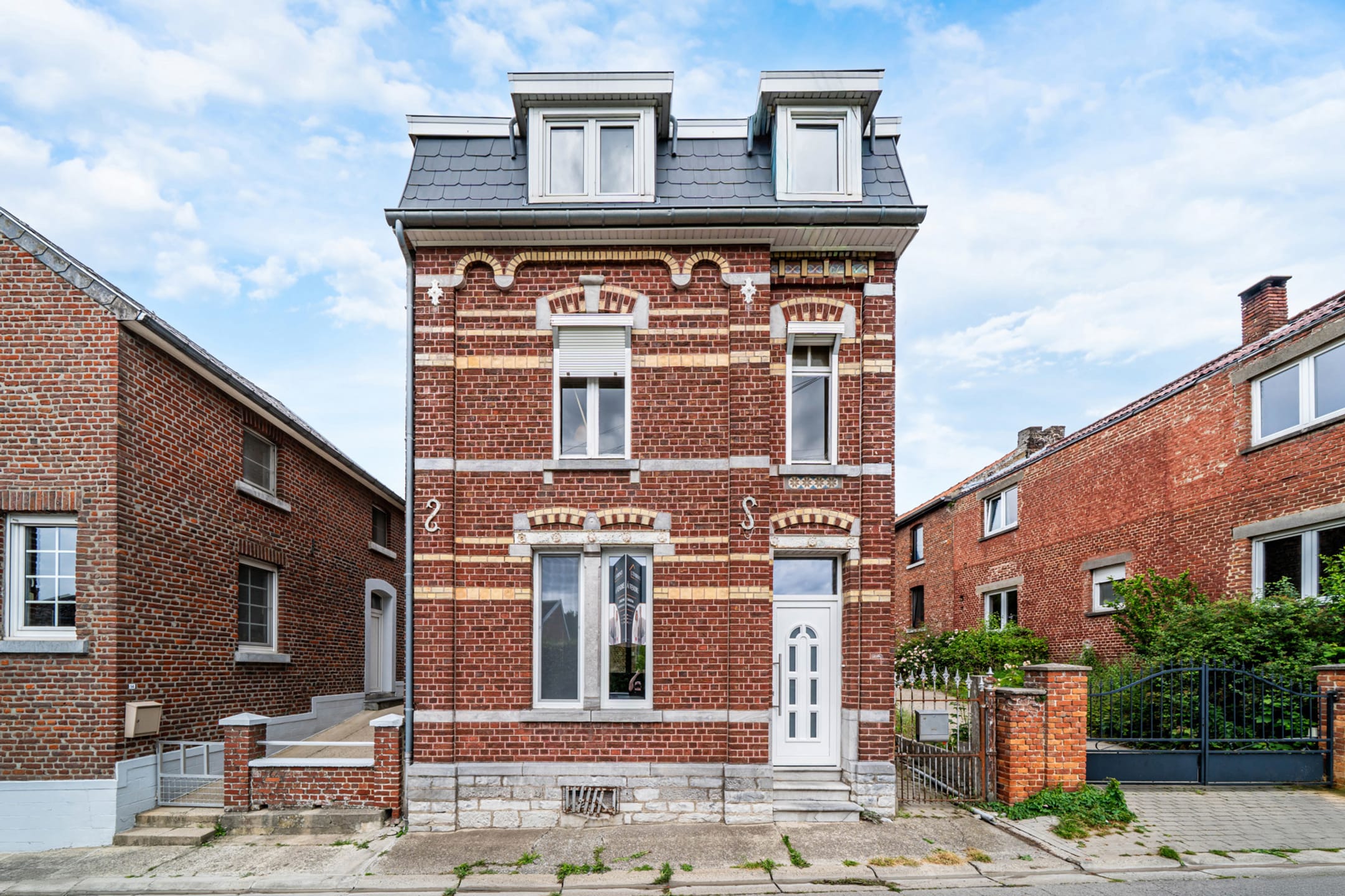 3-room house & single family of 120 m²