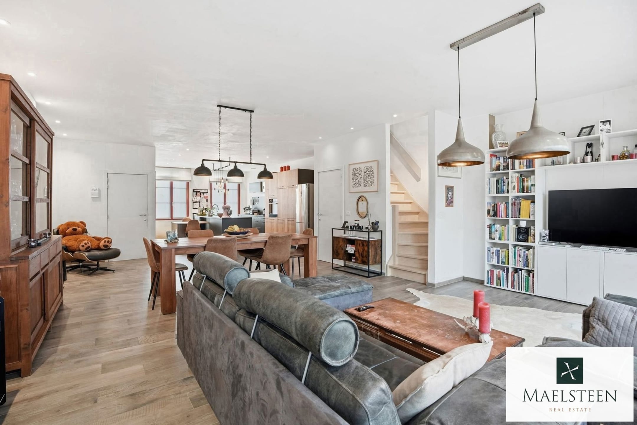 4-room house & single family of 240 m²