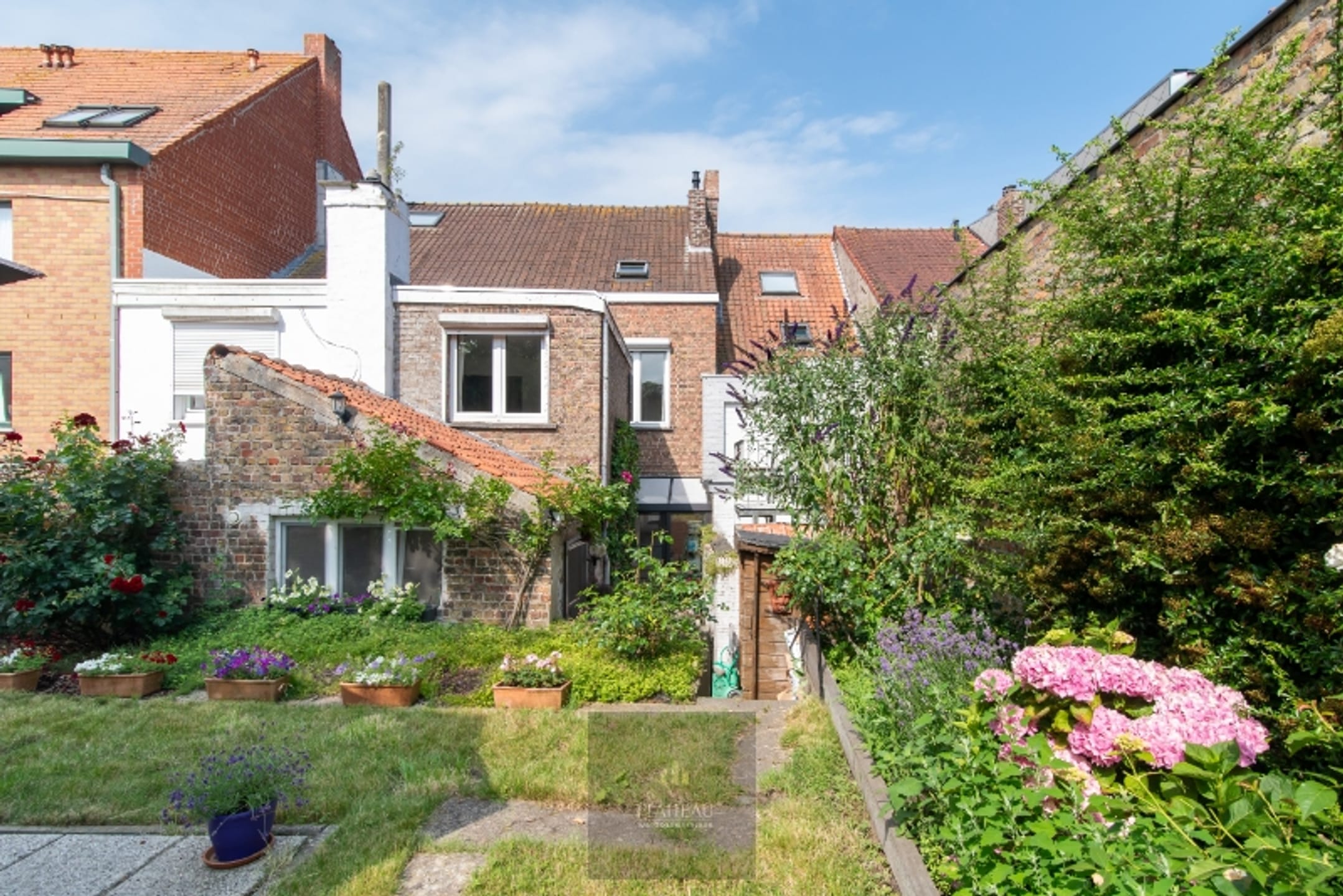 19-room house & single family of 193 m²