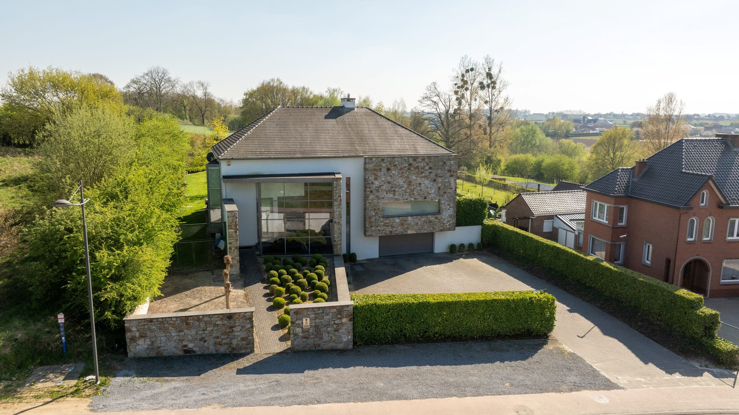 Luxueuze villa met zwembad op riant perceel van 1,5 hectare