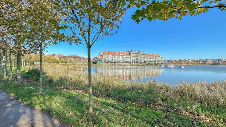 Penthouse-appartement met OPEN ZICHT op het ZEGEMEER...