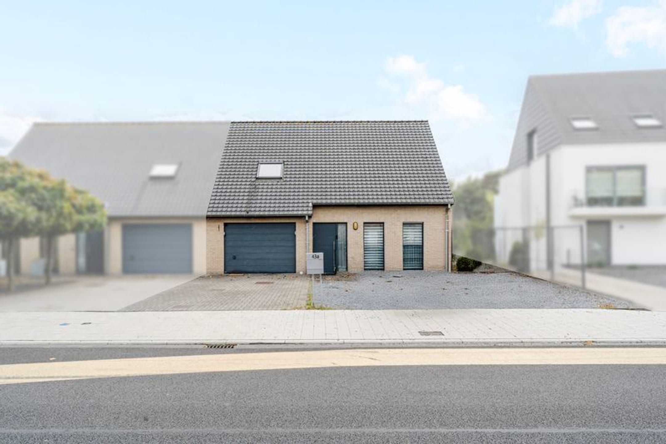 3-room house & single family of 160 m²