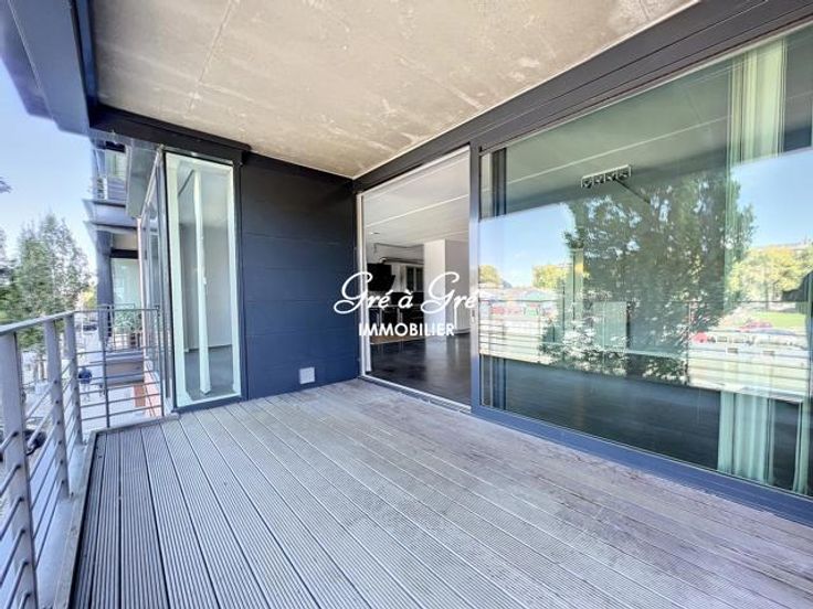 Apartment for sale in WoluweSaintLambert €400,000 2 bedrooms