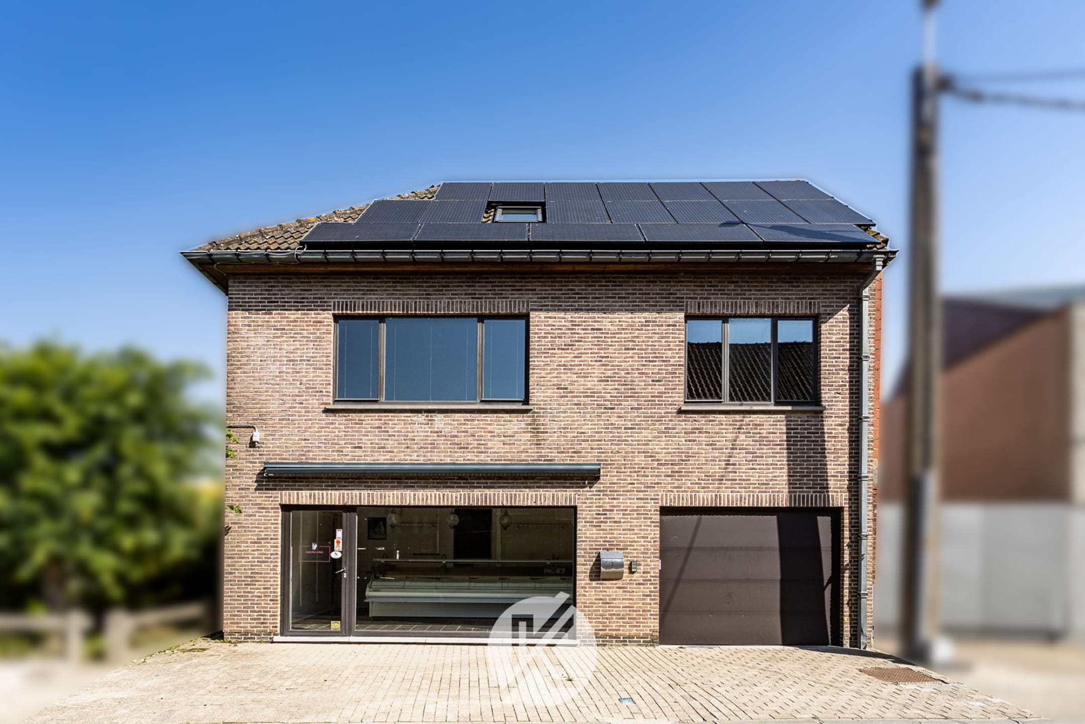 16-room house & single family of 215 m²