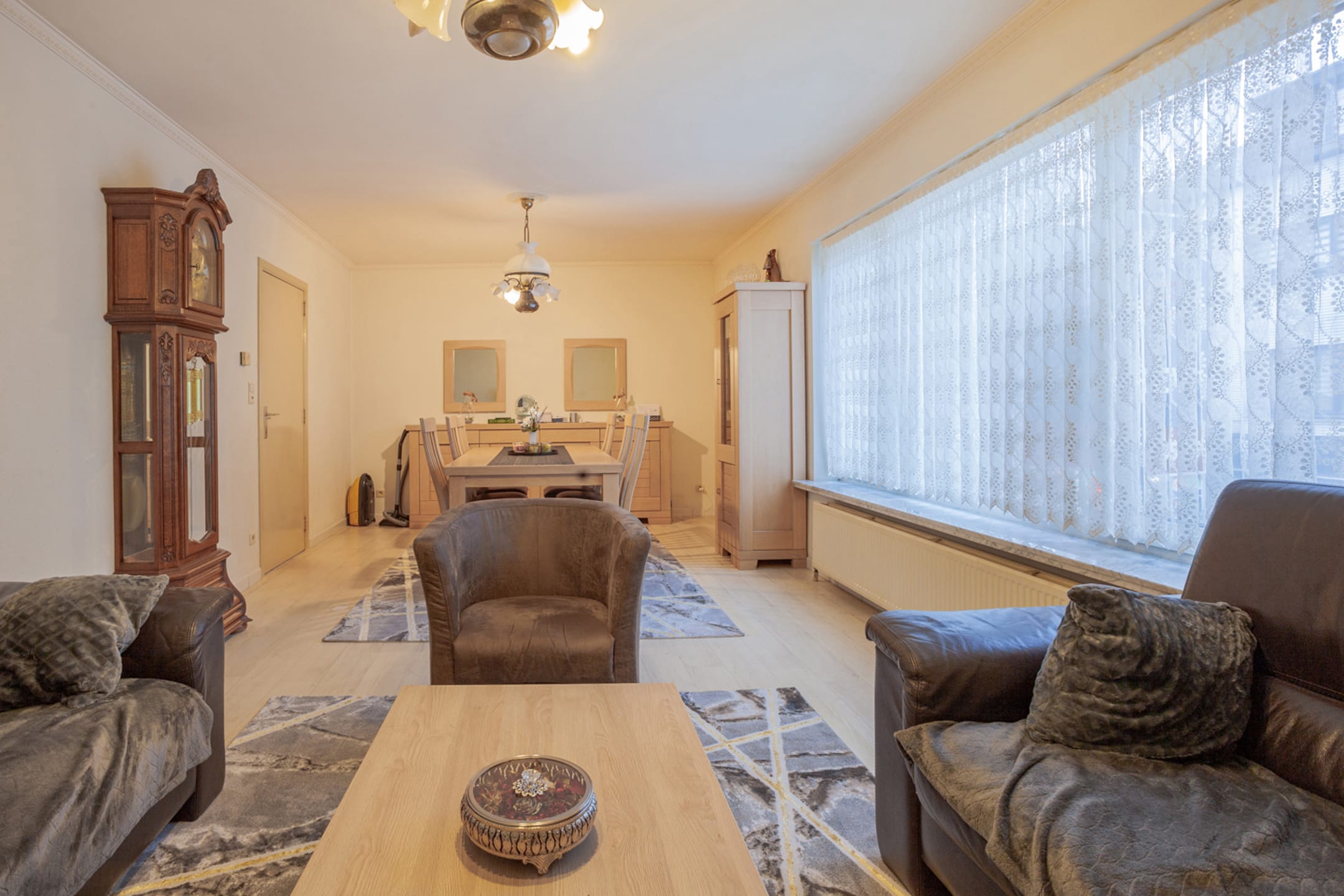 4-cameră casă și familie unică de 130 m²