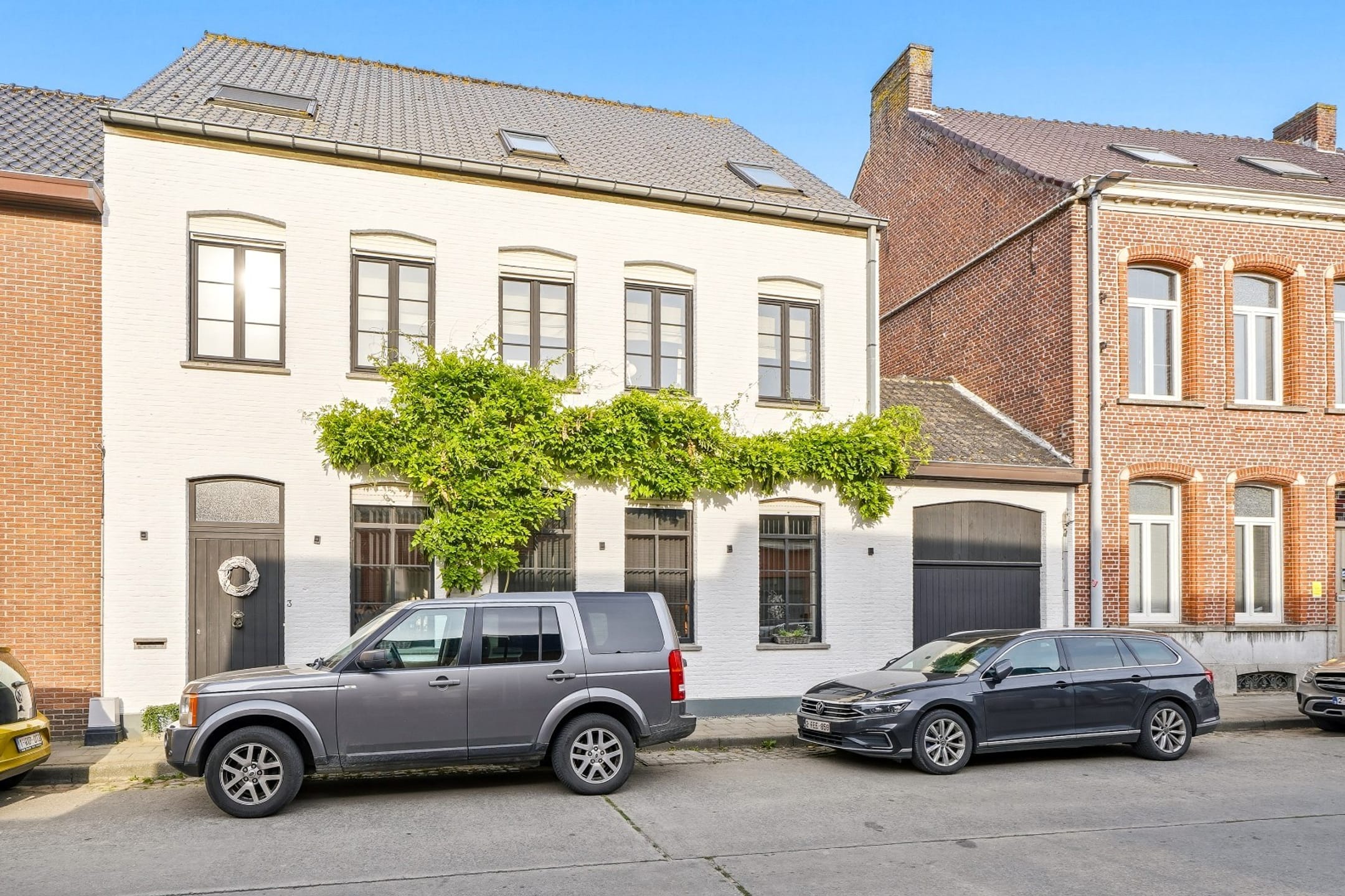 8-room house & single family of 319 m²