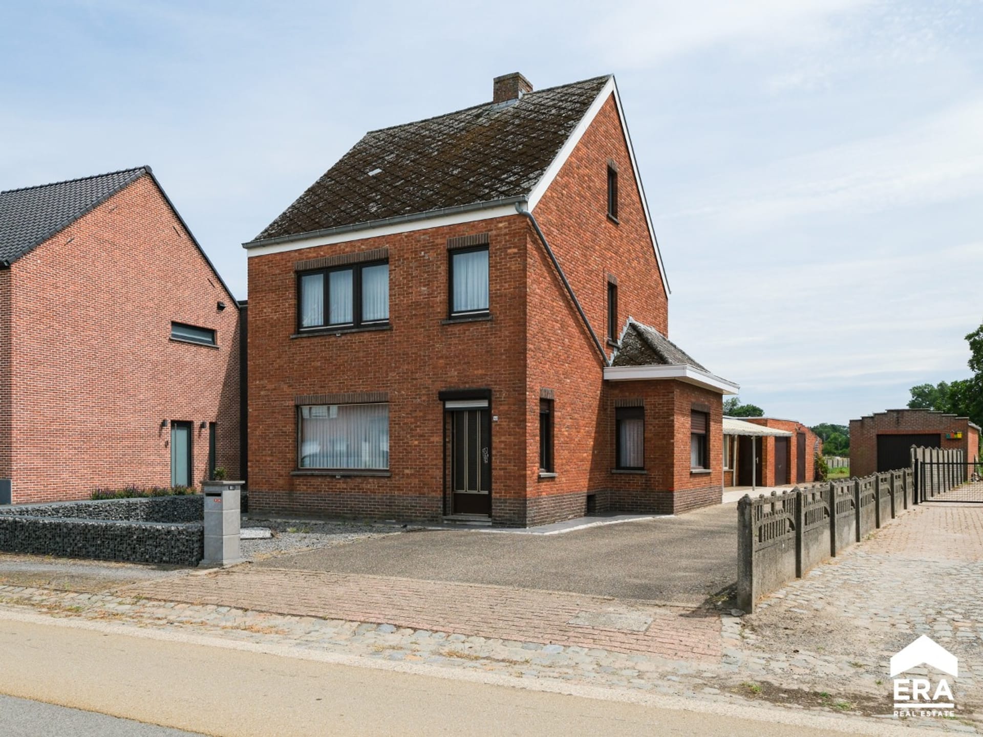 3-room house & single family of 246 m²