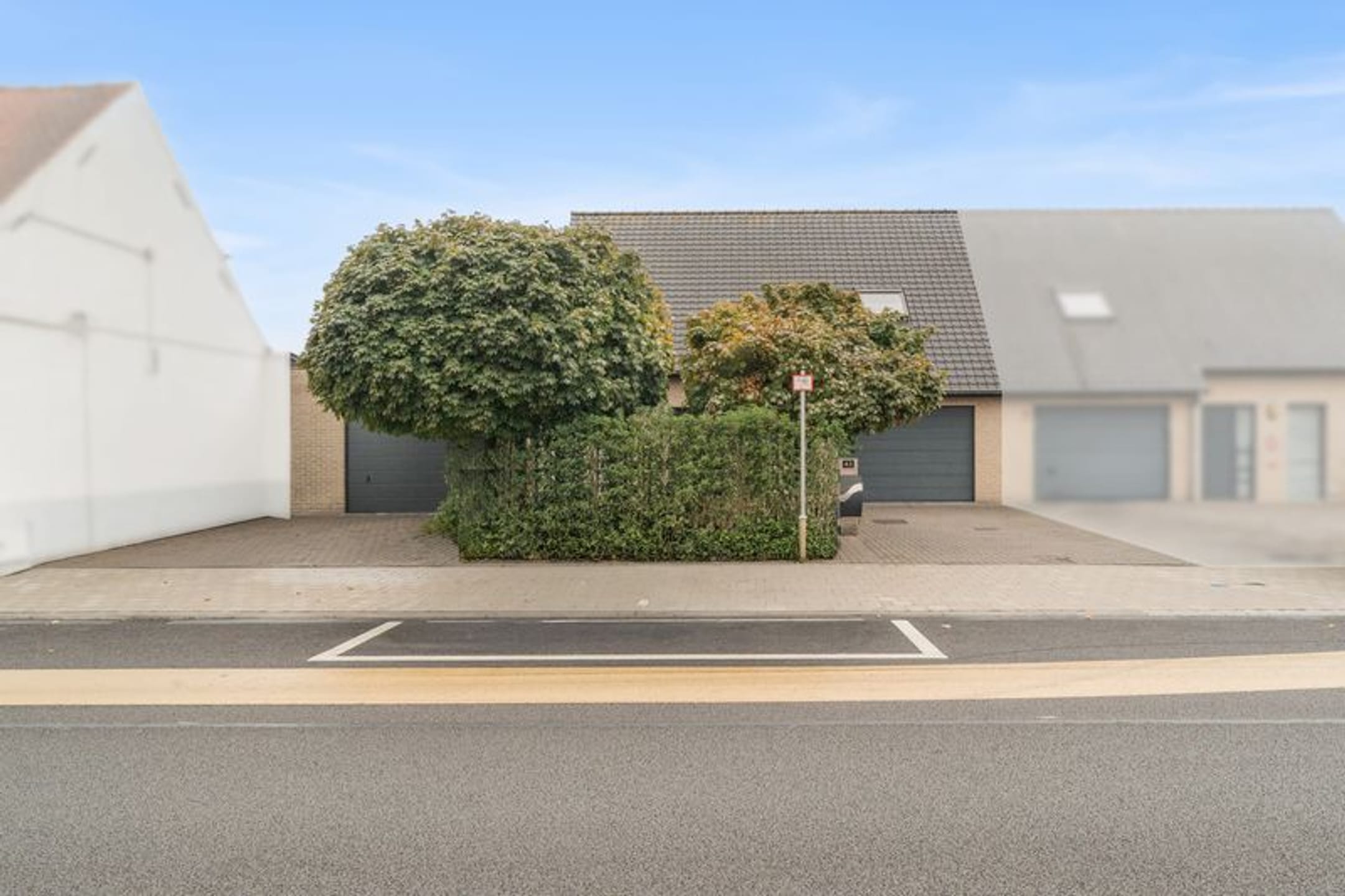 3-room house & single family of 190 m²
