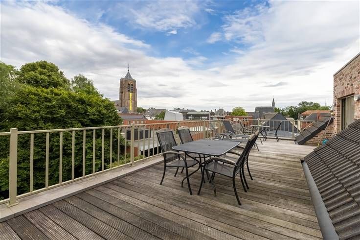 Luxueuze penthouse in Mol-centrum met ruim terras