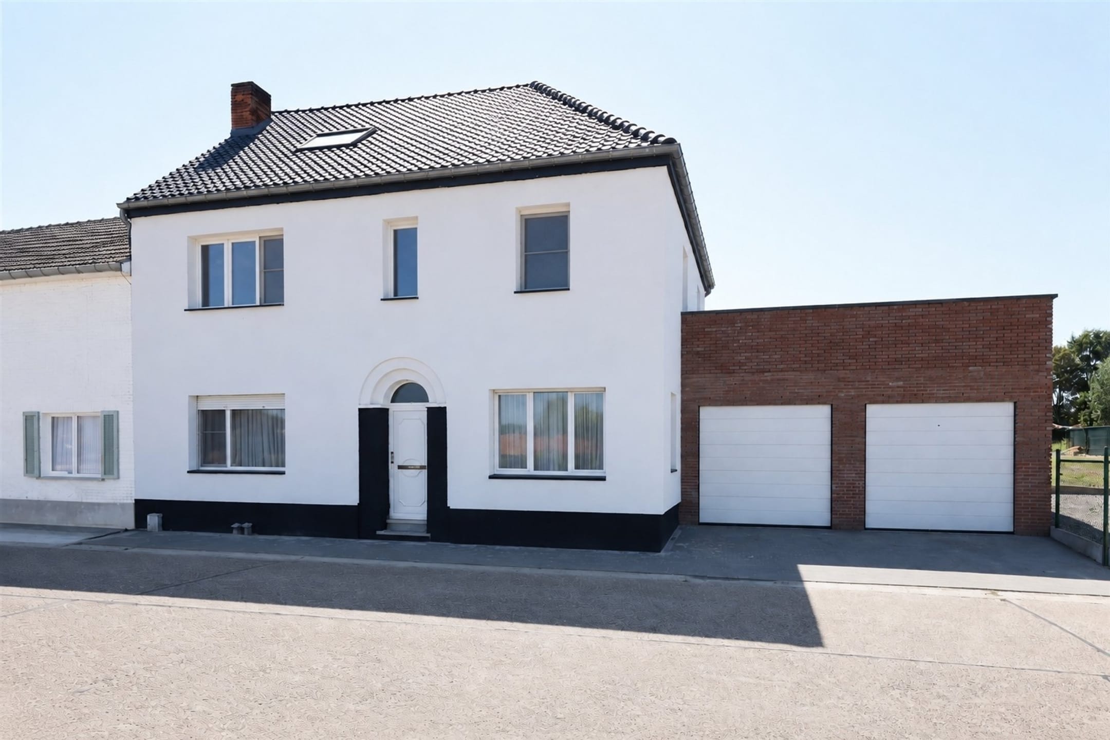 Gerenoveerde moderne tweewoonst met 2 appartementen met terr