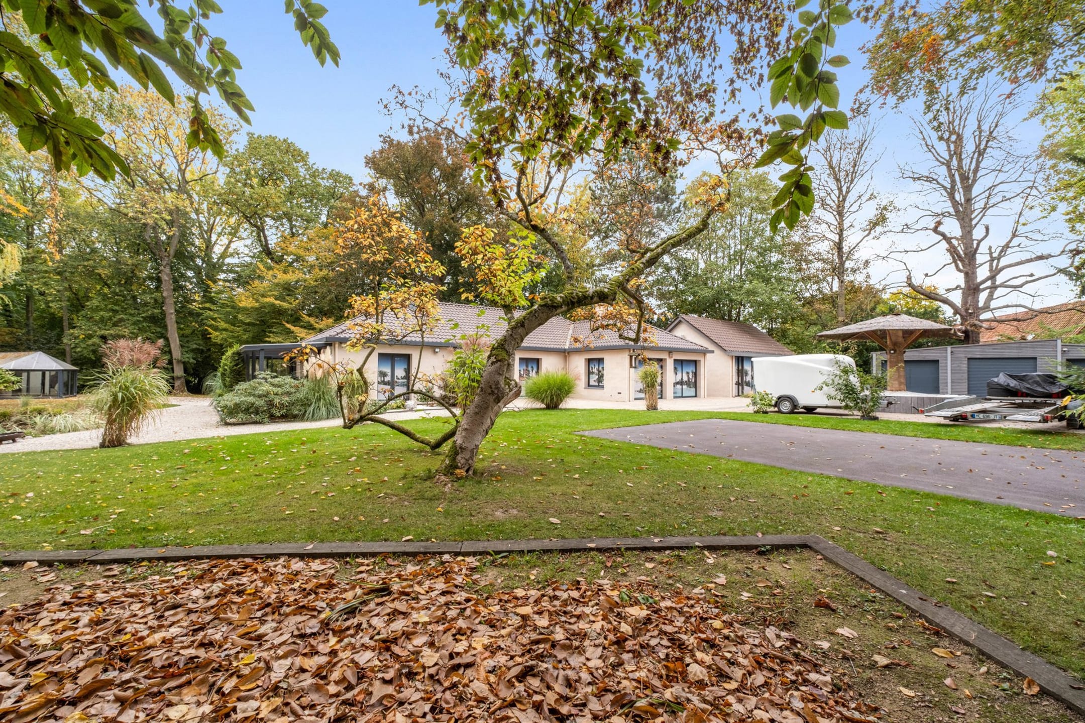 3-room detached & villa of 237 m²