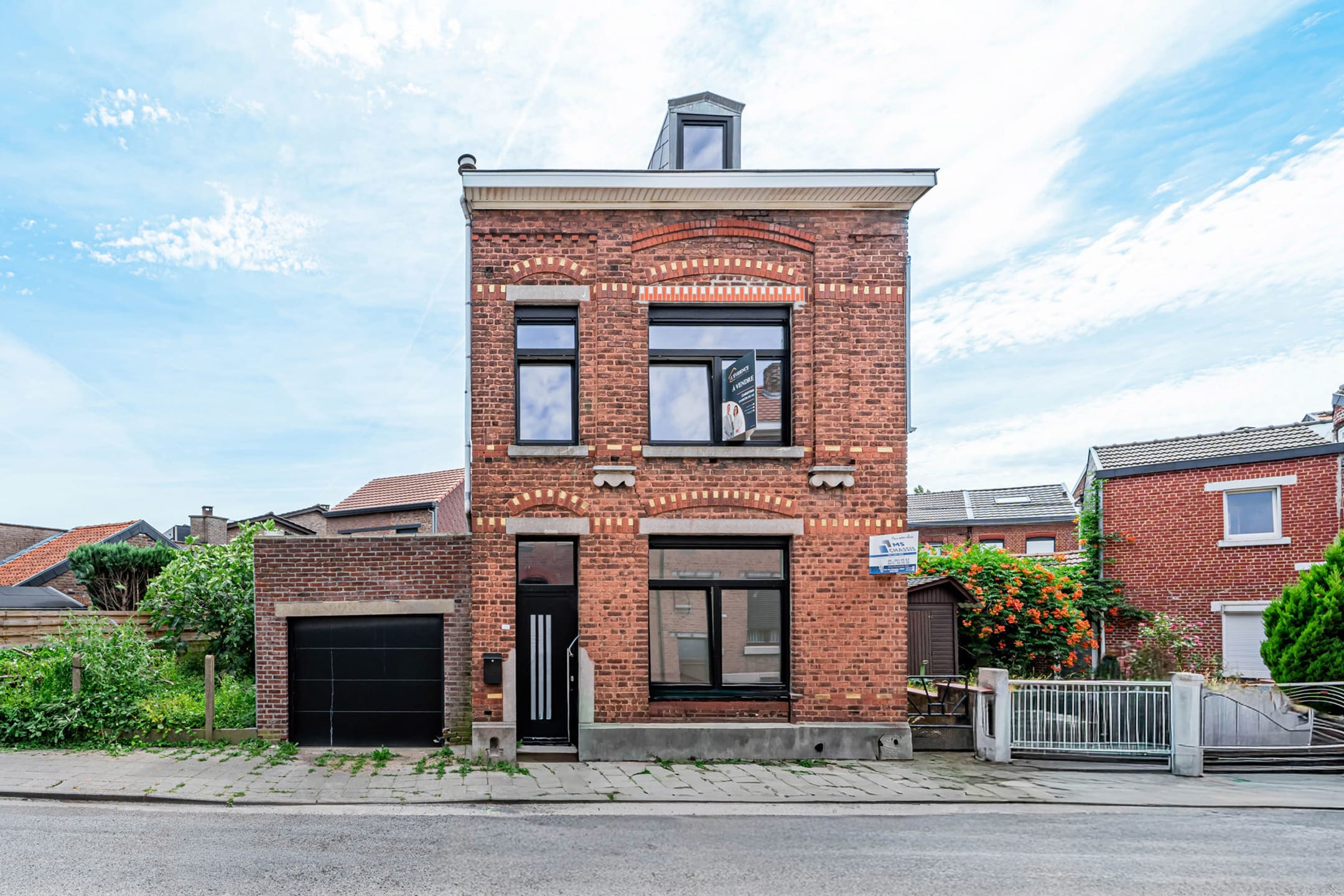 13-room house & single family of 163 m²