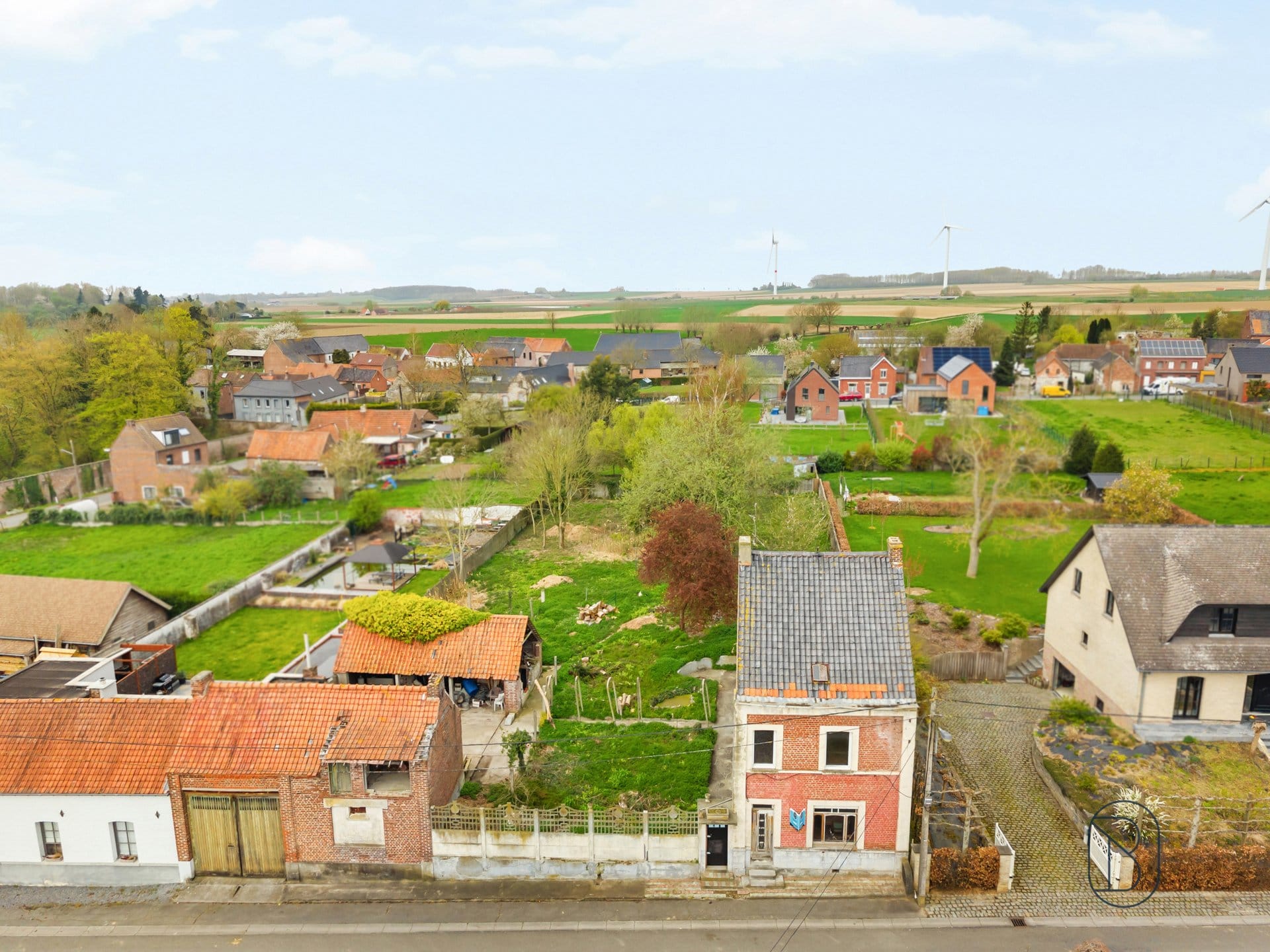 3-room house & single family of 180 m²