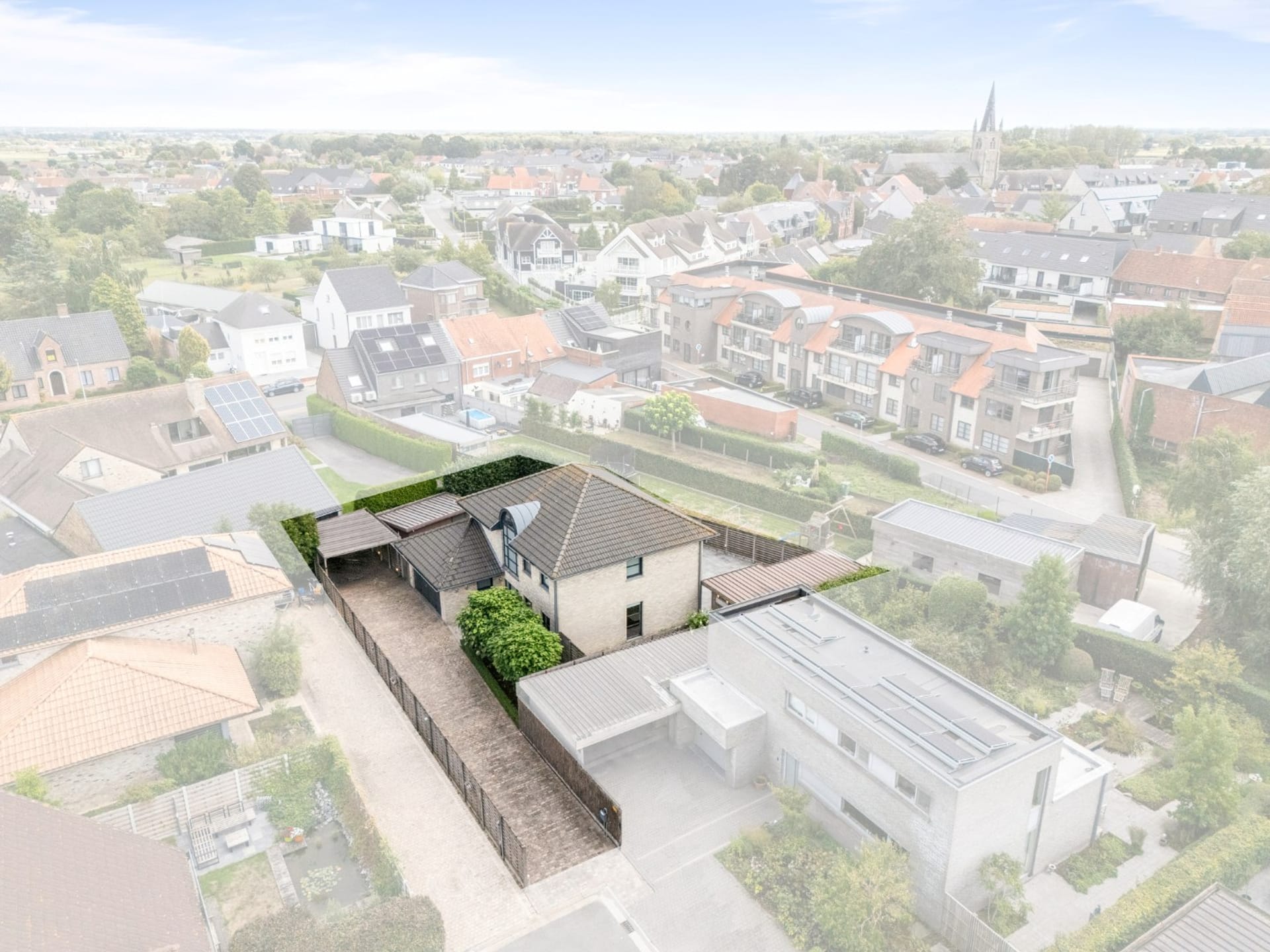 5-room house & single family of 245 m²